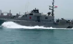 القوات العراقية تنزل على متن ناقلات "مجهولة" في المياه الإقليمية